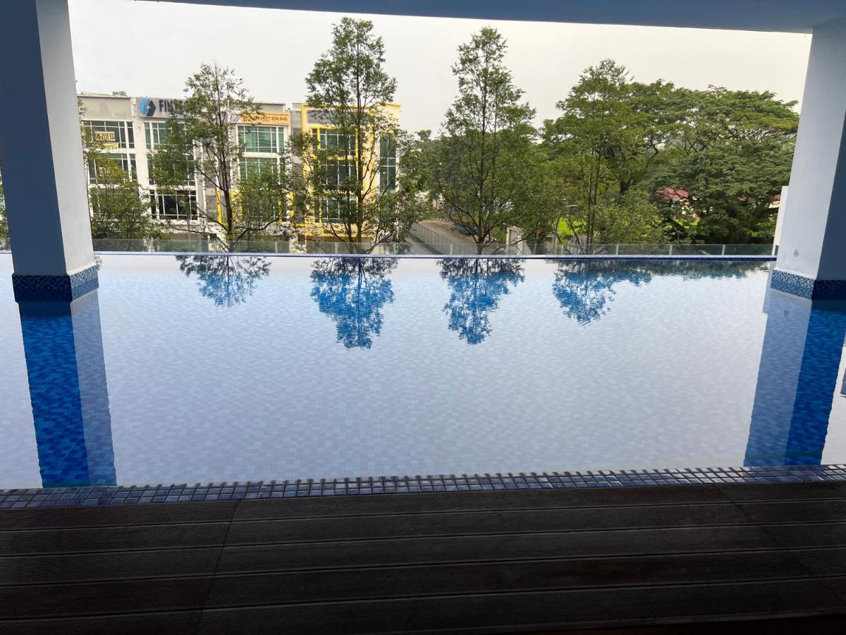 Thesevenbahrin Homestay Seri Kembangan Exterior photo